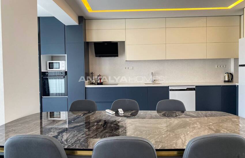 ویلای لوکس با پتانسیل درآمد اجاره در فتحیه 18