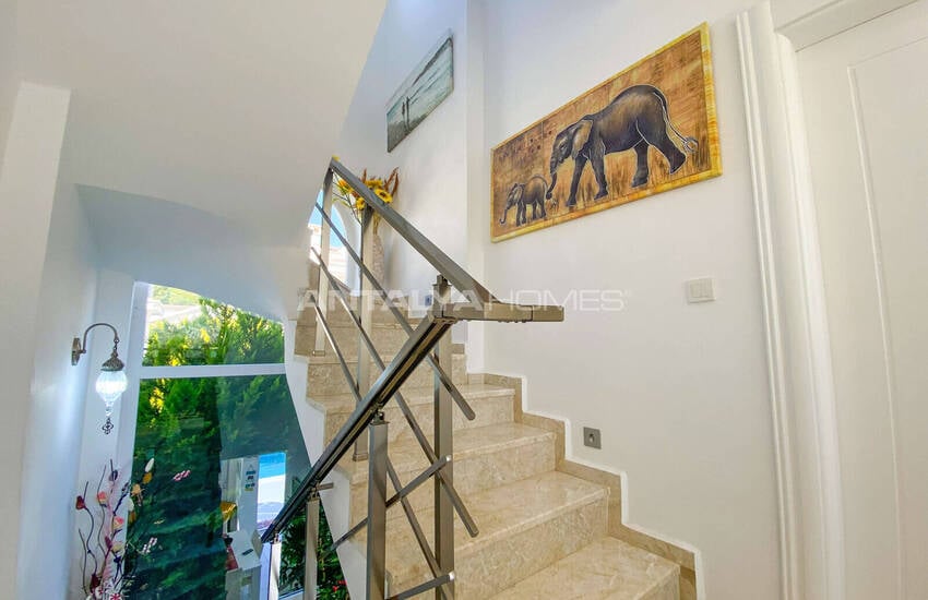 Fethiye Ölüdeniz'de Plaja Yakın Lüks Villa  9