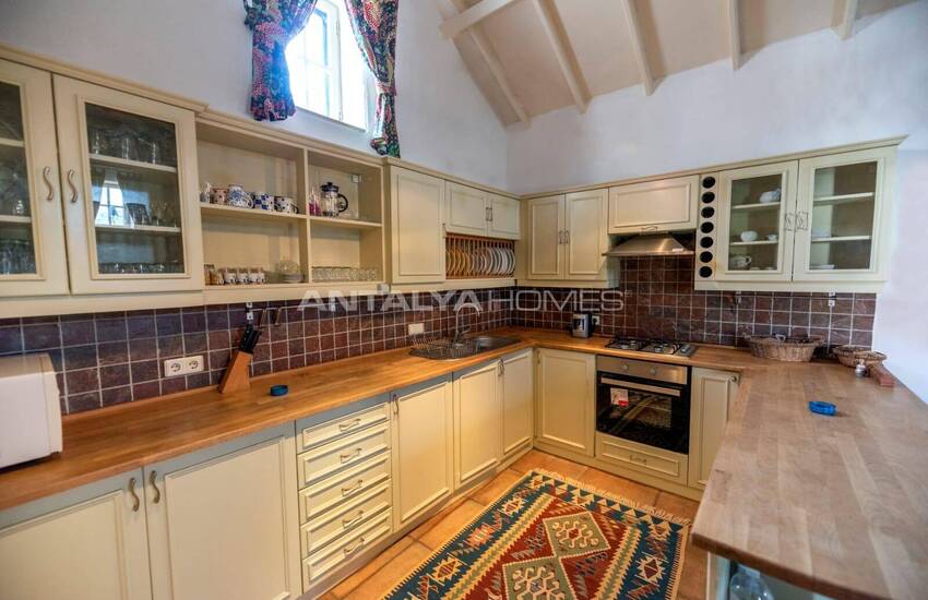 خانه ۳ خوابه در طبیعت، احاطه شده توسط فضای سبز در کایاکوی، فتحیه 17