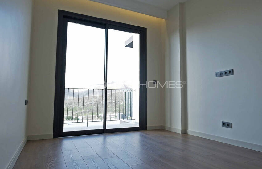 خانههای مدرن با استخرهای خصوصی در نزدیکی ساحل آکیارلار 10