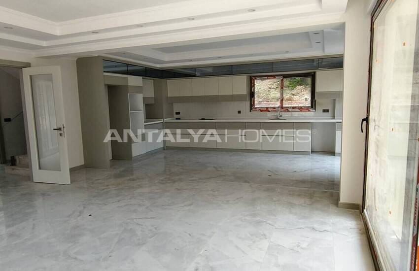 Muğla Fethiye'de Güvenlikli Site İçinde Havuzlu Lüks Evler 21