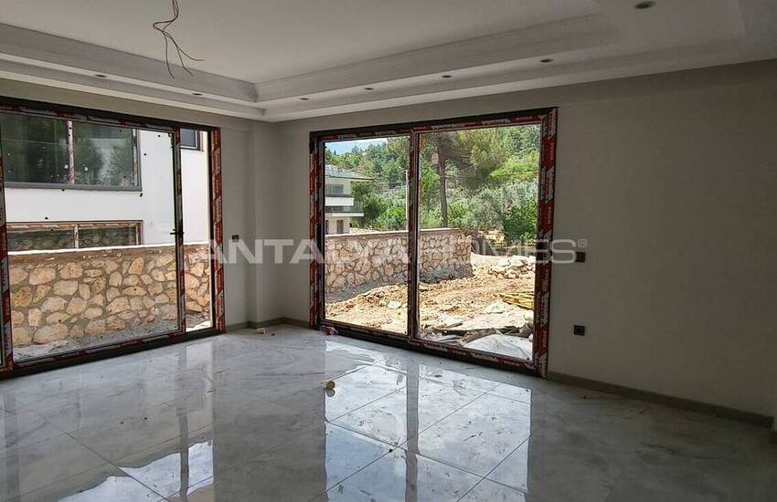 Muğla Fethiye'de Güvenlikli Site İçinde Havuzlu Lüks Evler 22