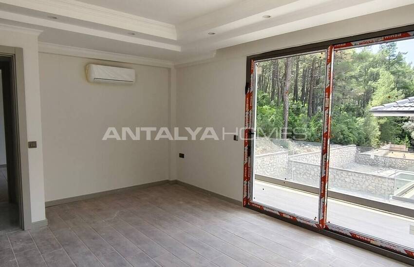 Muğla Fethiye'de Güvenlikli Site İçinde Havuzlu Lüks Evler 25