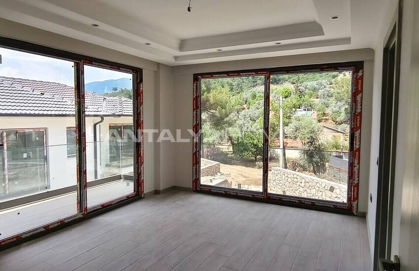 Muğla Fethiye'de Güvenlikli Site İçinde Havuzlu Lüks Evler 24