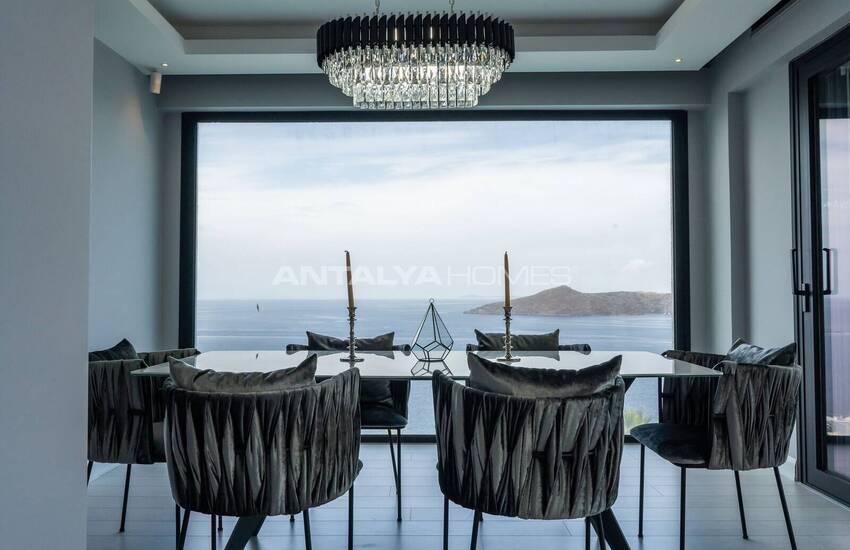 Bodrum'da Marina ve Deniz Manzaralı Havuzlu Ev 10