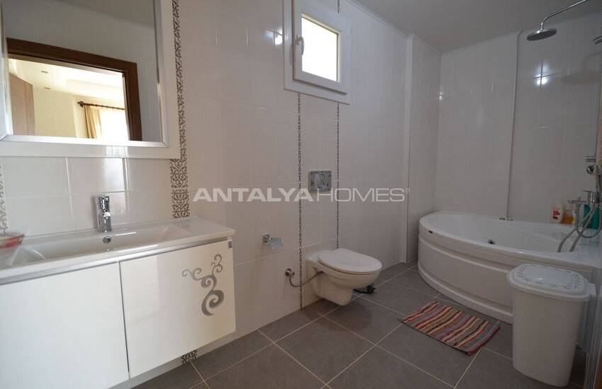 خانه در زمینی به مساحت ۱۵۰۰ متر مربع در فتحیه اولودنیز 24