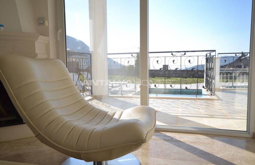 خانه در زمینی به مساحت ۱۵۰۰ متر مربع در فتحیه اولودنیز 15