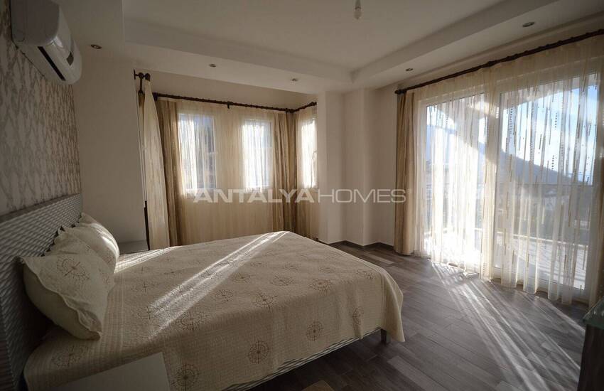 خانه در زمینی به مساحت ۱۵۰۰ متر مربع در فتحیه اولودنیز 17