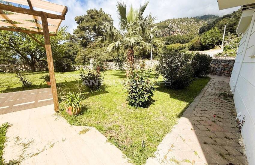 منزل على قطعة أرض مساحتها 1500 متر مربع في فتحية أولودينيز 33