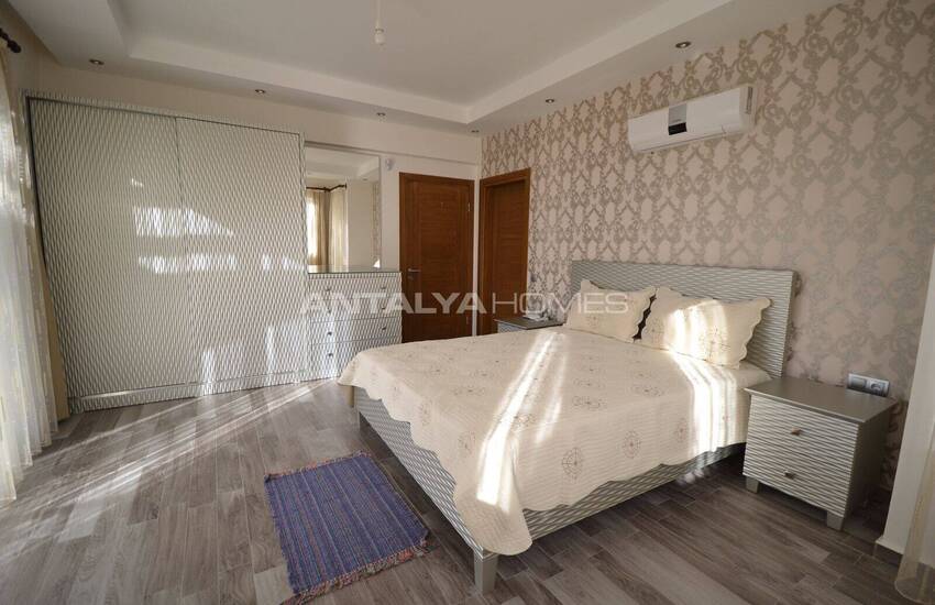 خانه در زمینی به مساحت ۱۵۰۰ متر مربع در فتحیه اولودنیز 18