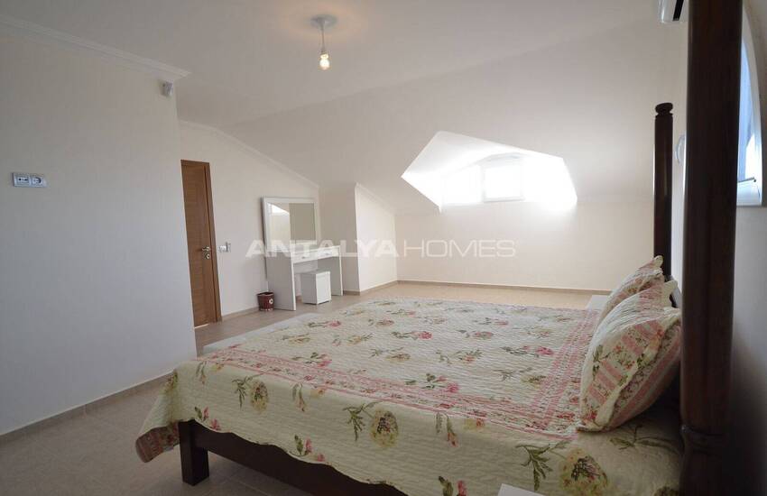 خانه در زمینی به مساحت ۱۵۰۰ متر مربع در فتحیه اولودنیز 20