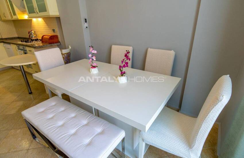 خانه بزرگ با استخر و باغ خصوصی در فتحیه 17