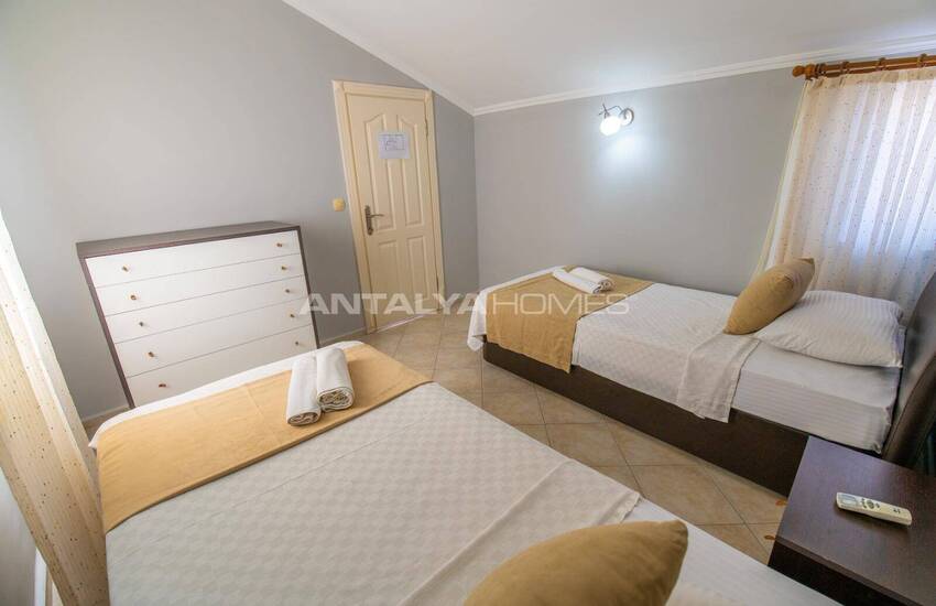 خانه بزرگ با استخر و باغ خصوصی در فتحیه 25