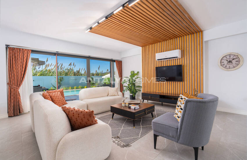 Fethiye'de Çalış Plajı'na Yakın Şık Villa 9