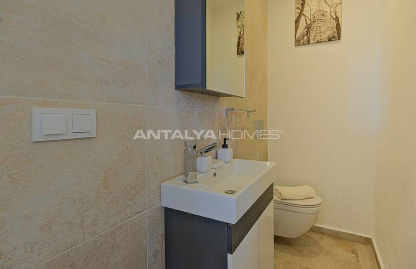 منزل جاهز للسكن مكون من 4 غرف نوم مع مسبح وحديقة في فتحية 26