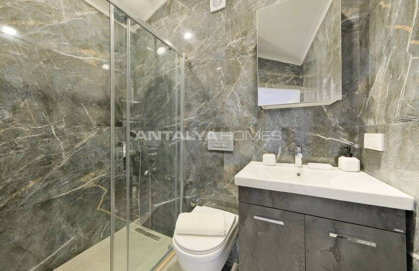 منزل جاهز للسكن مكون من 4 غرف نوم مع مسبح وحديقة في فتحية 25