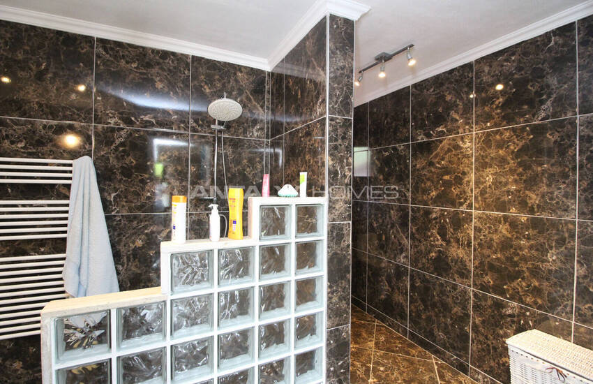 منزل أنيق مطل على الغابة مع مسبح خاص في موغلا غوجيك 32