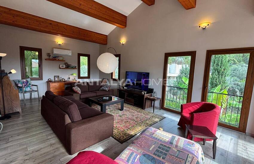 منزل أنيق مطل على الغابة مع مسبح خاص في موغلا غوجيك 15