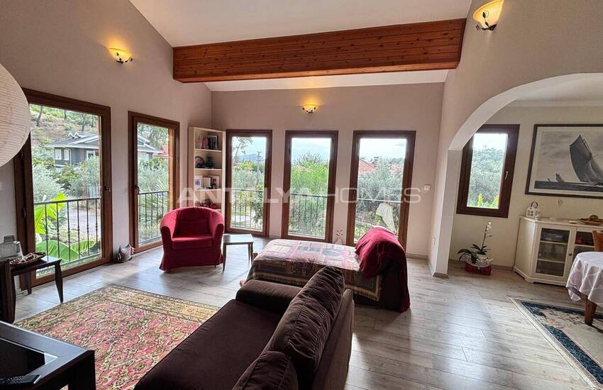 منزل أنيق مطل على الغابة مع مسبح خاص في موغلا غوجيك 16