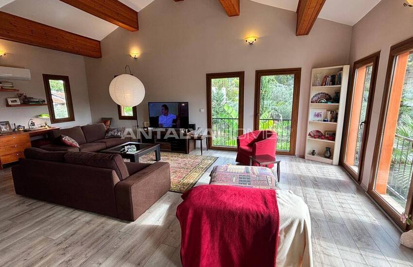 منزل أنيق مطل على الغابة مع مسبح خاص في موغلا غوجيك 14