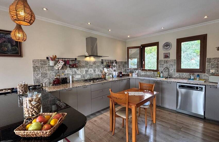 منزل أنيق مطل على الغابة مع مسبح خاص في موغلا غوجيك 21