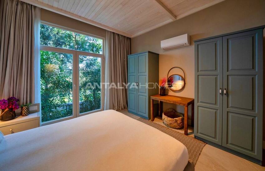 Fethiye Şövalye Adası'nda Özel İskeleli Denize Sıfır Yalı 28