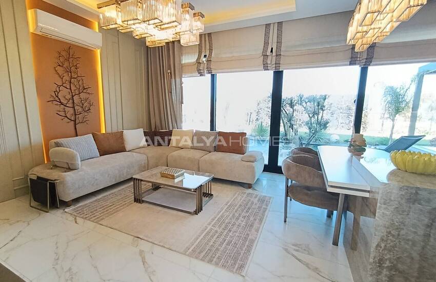 Muğla Milas'ta Özel Koy Kullanımlı Deniz Manzaralı Villalar 10