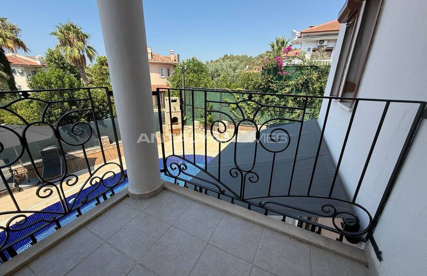 Fethiye'de Özel Havuzlu 4 Yatak Odalı Müstakil Villa 21