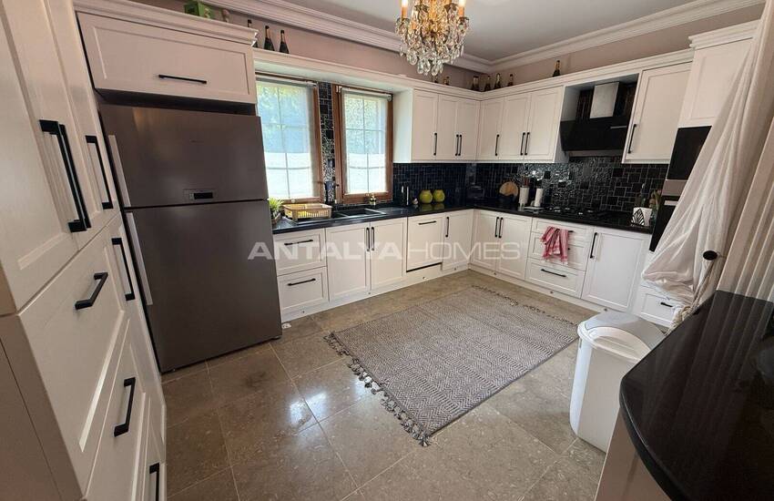 Fethiye'de Özel Havuzlu 4 Yatak Odalı Müstakil Villa 9