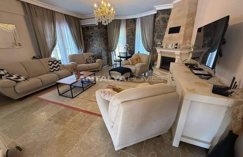 Fethiye'de Özel Havuzlu 4 Yatak Odalı Müstakil Villa 8