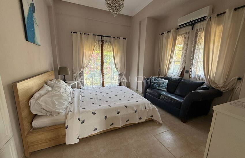 Fethiye'de Özel Havuzlu 4 Yatak Odalı Müstakil Villa 13