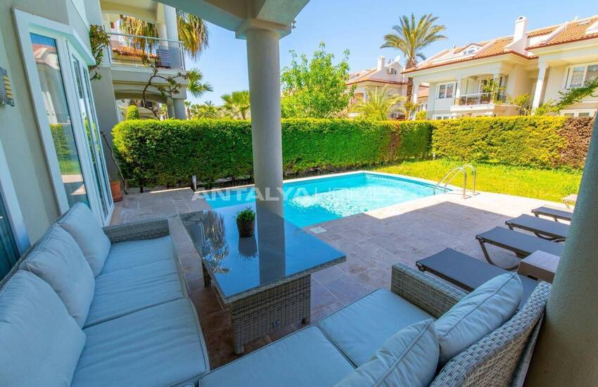 Fethiye'de Özel Havuzlu Plaja Yakın İkiz Villa 21