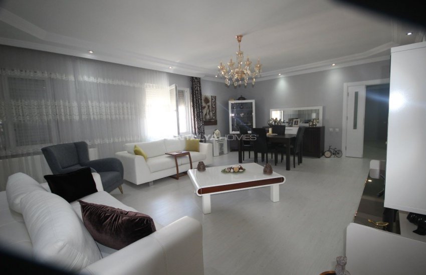 شقة مشمسة مع تصميم داخلي فاخر في أنطاليا 23