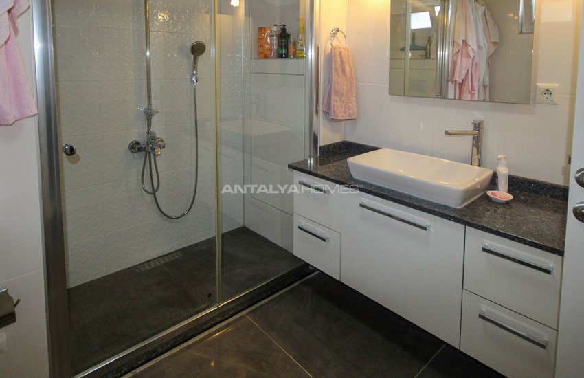 شقة مشمسة مع تصميم داخلي فاخر في أنطاليا 30