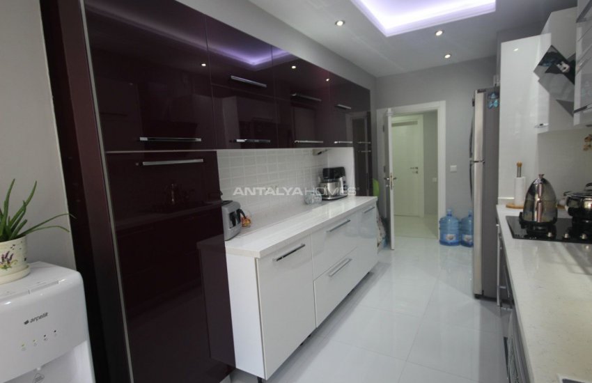 شقة مشمسة مع تصميم داخلي فاخر في أنطاليا 14