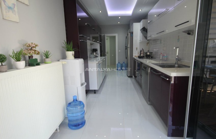 شقة مشمسة مع تصميم داخلي فاخر في أنطاليا 15