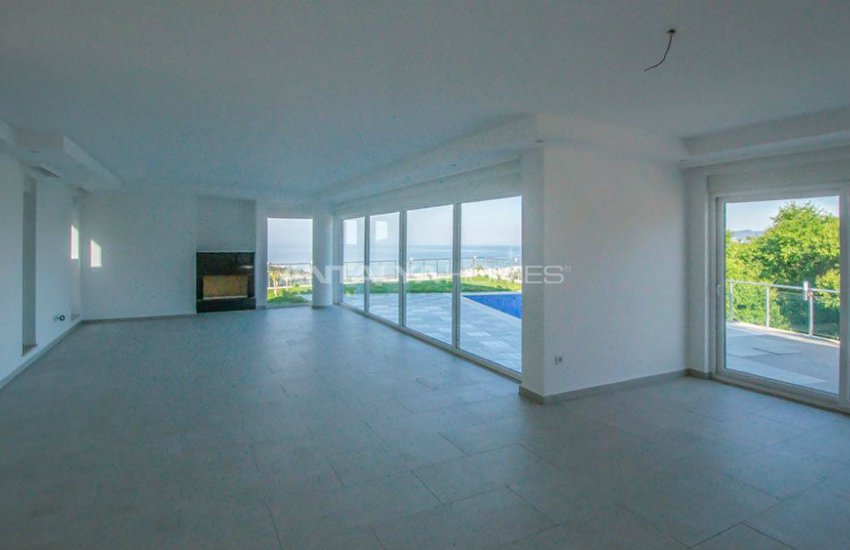 Luxury Detached Villa in Alanya with Sea View 11