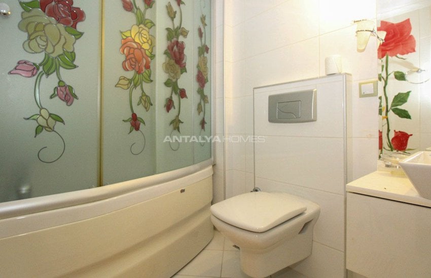 Antalya Merkez’de Deniz ve Kaleiçi Manzaralı Mobilyalı Daire 16