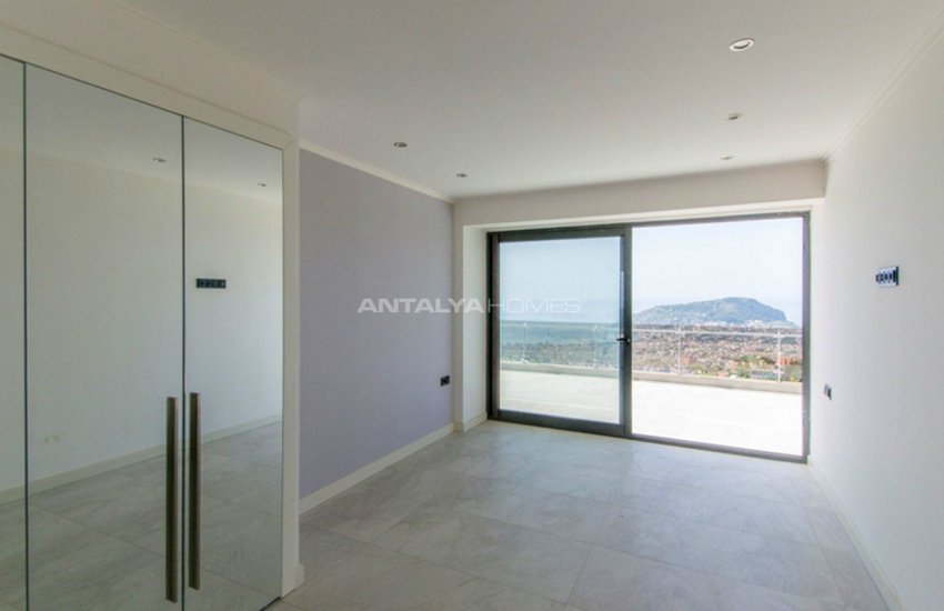 املاک لوکس در مرکز آلانیا احاطه شده با طبیعت 17