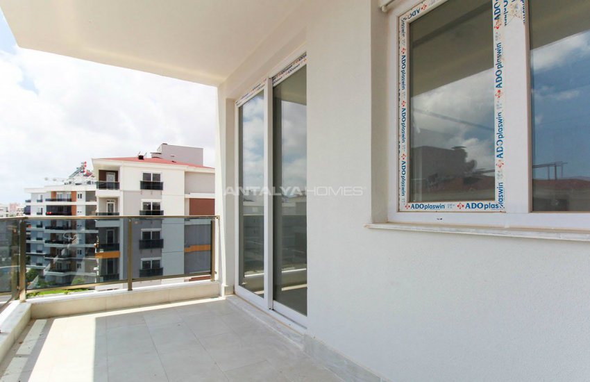 New-built Apartments with Elegant Design in Kepez 33