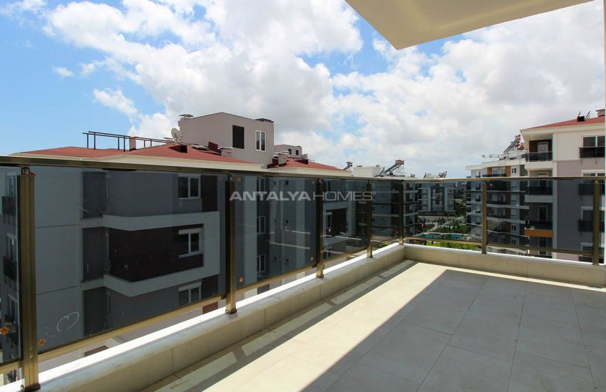 New-built Apartments with Elegant Design in Kepez 34