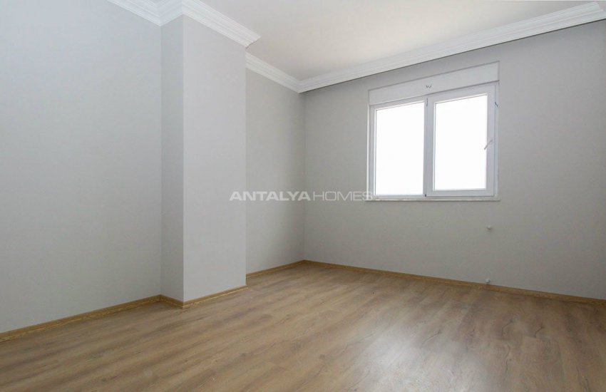 New-built Apartments with Elegant Design in Kepez 25