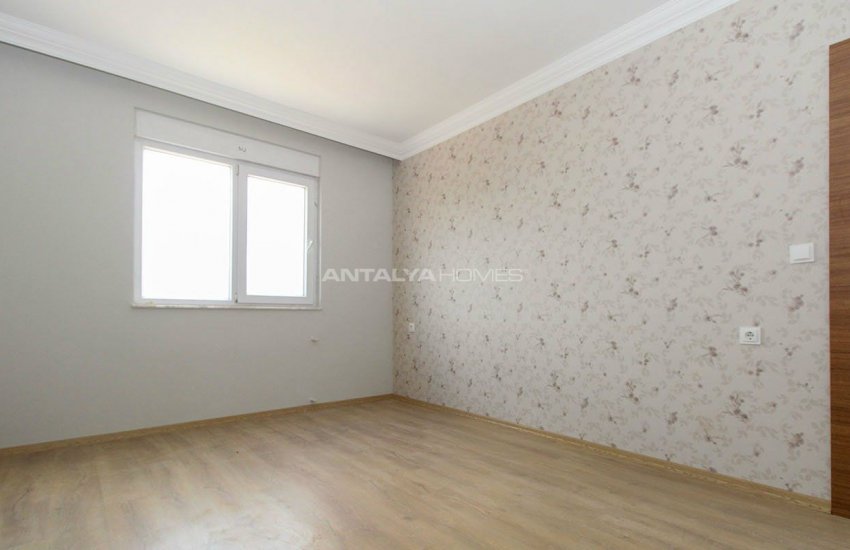 New-built Apartments with Elegant Design in Kepez 26