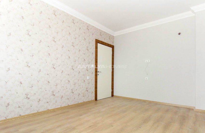 New-built Apartments with Elegant Design in Kepez 27