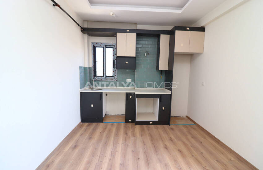 Mersin'de Denize Yakın Havuzlu ve Otoparklı Sitede Daireler 13