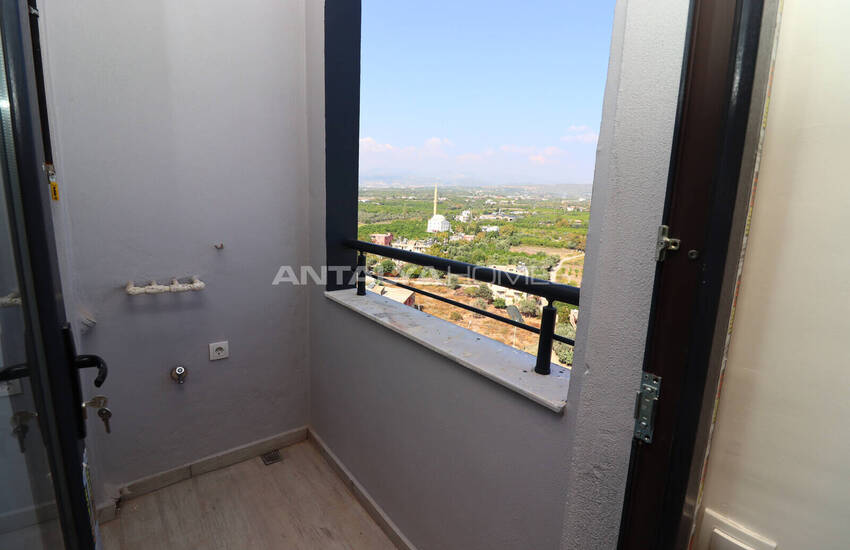 Mersin'de Denize Yakın Havuzlu ve Otoparklı Sitede Daireler 17