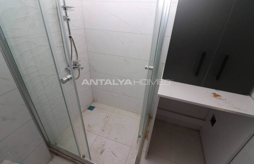 شقة في مجمع به مسبح بالقرب من الشاطئ في مرسين توموك 22