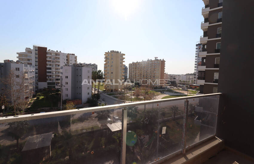 شقة في مجمع به مسبح بالقرب من الشاطئ في مرسين توموك 24