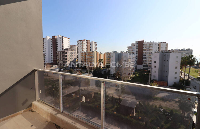 شقة في مجمع به مسبح بالقرب من الشاطئ في مرسين توموك 25