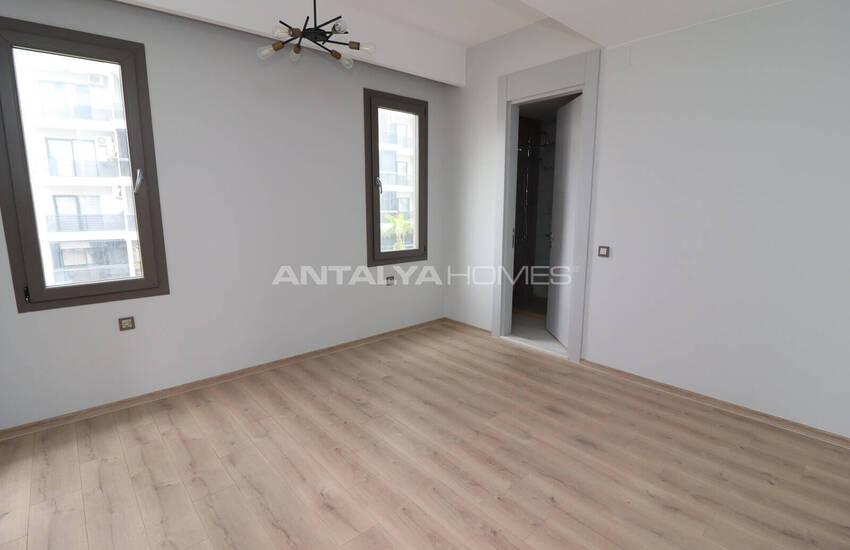 آپارتمان نوساز با استخر در مرسین اردملی 21